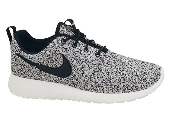 nike roshe run noire